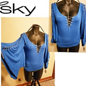 Sky kimono sleeve top. Silver Chain detail. Sz Sm. 2023! Deal! New!!